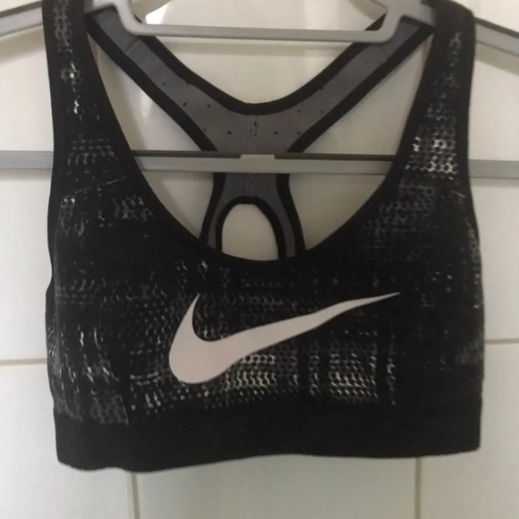 Nike sports bra - Picture 2 of 4